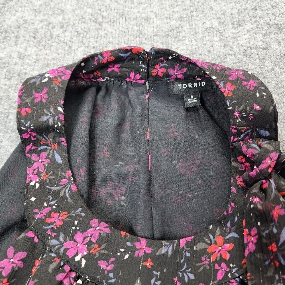 Torrid Crinkle Lurex Chiffon Halter Top Dark Black Floral‎ Sleeveless Size 5 5X - Picture 3 of 13